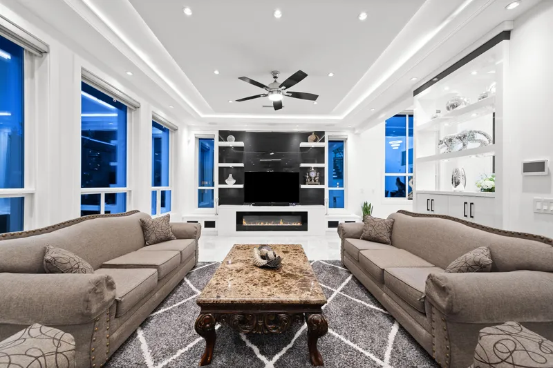 8269 111B STREET - photo 4 of 25