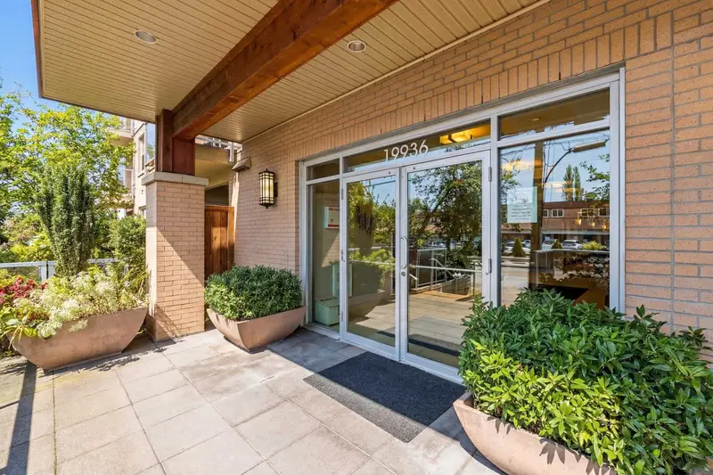 309 19936 56 AVENUE - photo 4 of 25