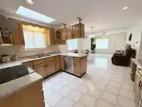 2458 E 5TH AVENUE - thumbnail 7