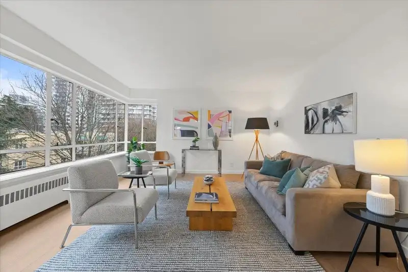 405 1949 BEACH AVENUE - photo 2 of 36