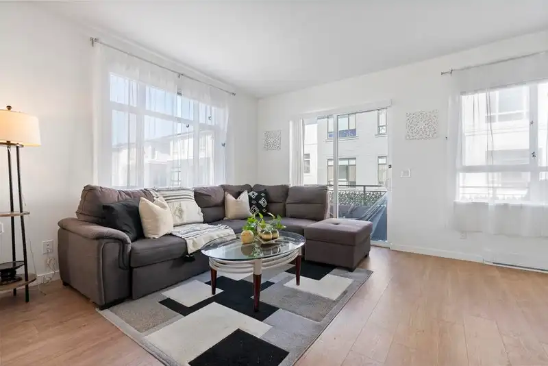 601 16525 WATSON DRIVE - photo 3 of 32