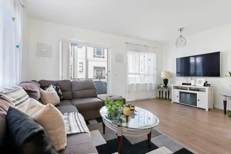 601 16525 WATSON DRIVE - photo 4 of 32