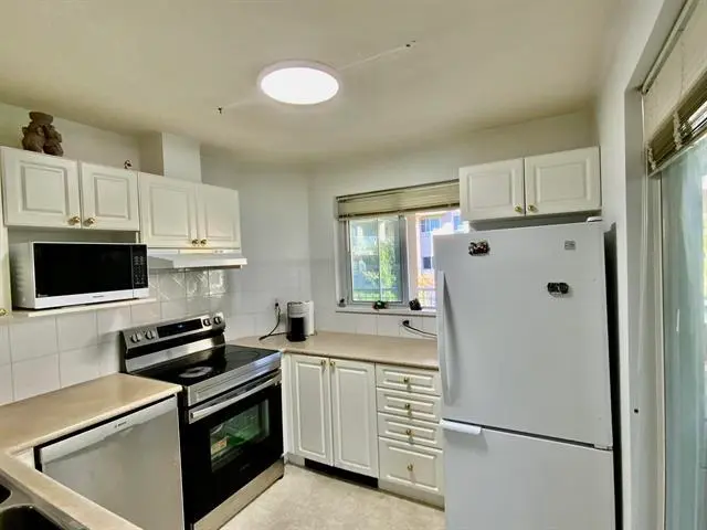 213 13727 74 AVENUE - photo 4 of 15