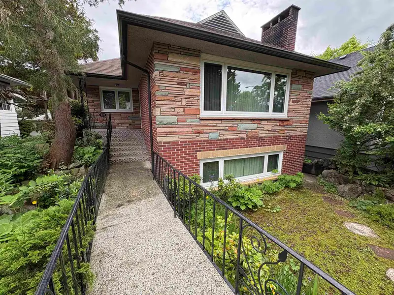 312 E 46TH AVENUE - photo 1 of 12