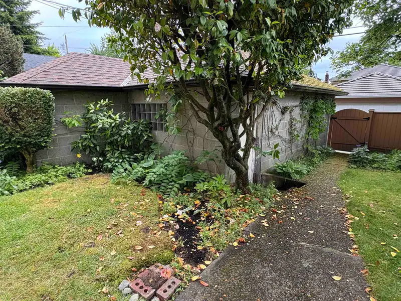 312 E 46TH AVENUE - photo 3 of 12