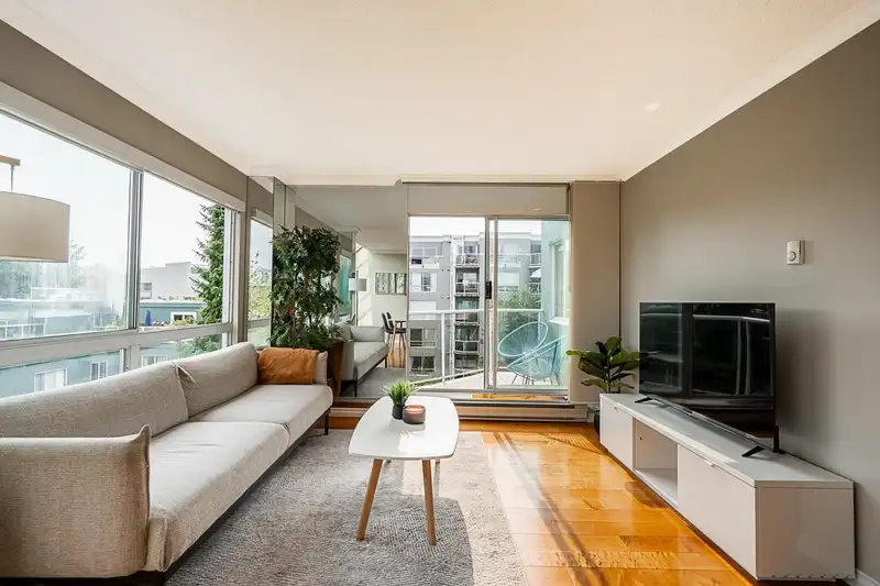 601 1510 W 1ST AVENUE - photo 2 of 34