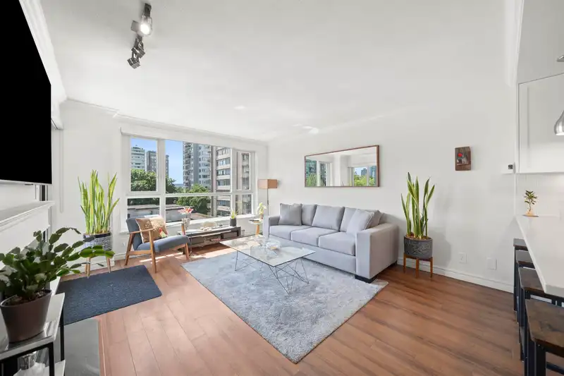 502 1838 NELSON STREET - photo 4 of 19