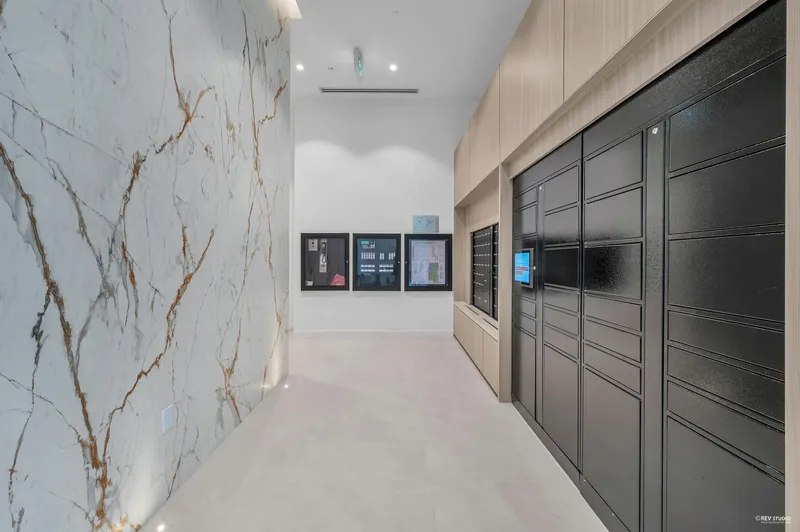 305 8415 GRANVILLE STREET - photo 2 of 11