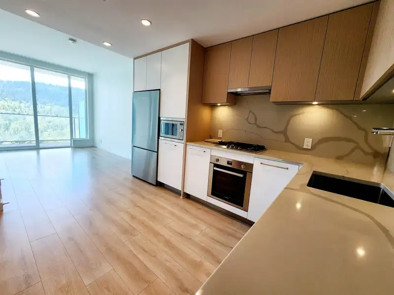 704 567 CLARKE ROAD - photo 1 of 40
