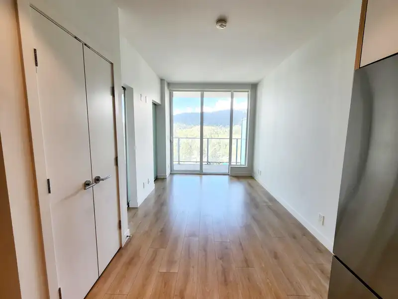 704 567 CLARKE ROAD - photo 4 of 40