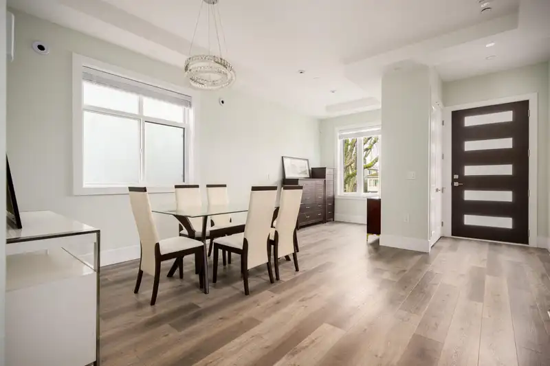 58 E 39TH AVENUE - photo 3 of 40