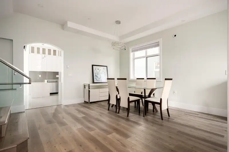58 E 39TH AVENUE - photo 4 of 40
