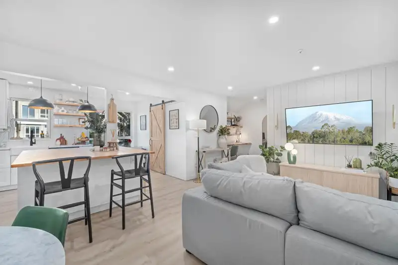 43 1400 PARK STREET - photo 2 of 37