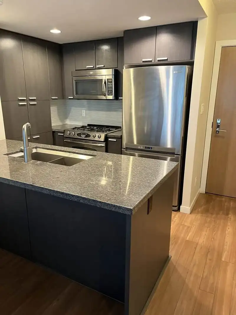 503 2200 DOUGLAS ROAD - photo 3 of 10