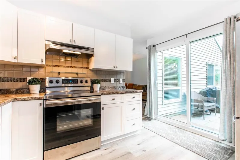 6110 GREENSIDE DRIVE - photo 4 of 7