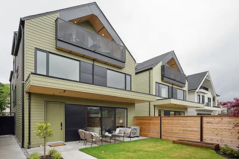 2 4758 ARGYLE STREET - photo 1 of 27