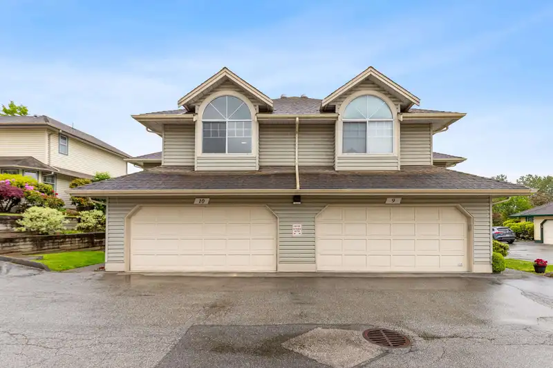 10 22538 116 AVENUE - photo 1 of 40