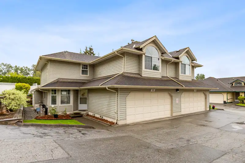 10 22538 116 AVENUE - photo 2 of 40