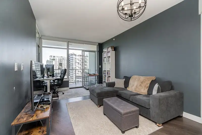 1011 3557 SAWMILL CRESCENT - photo 3 of 30