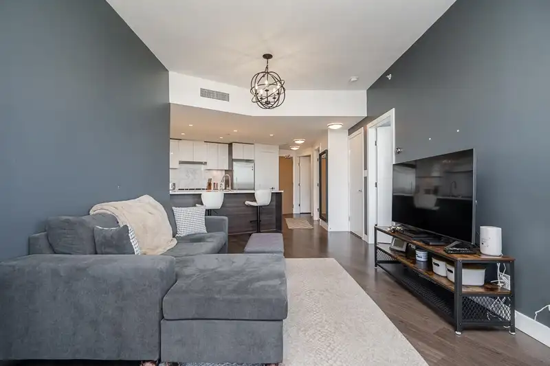 1011 3557 SAWMILL CRESCENT - photo 4 of 30
