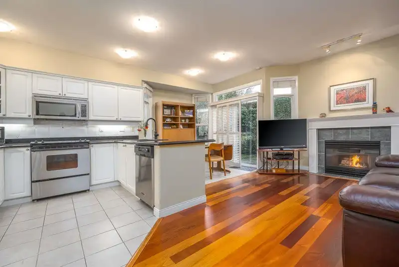 80 14909 32 AVENUE - photo 4 of 22