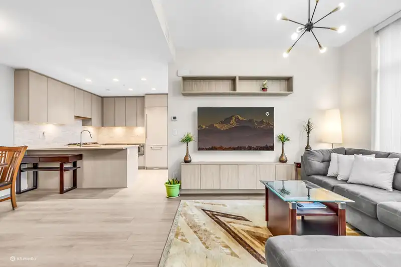 108 1182 WESTWOOD STREET - photo 1 of 39