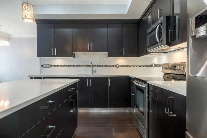 302 14885 60 AVENUE - photo 4 of 25