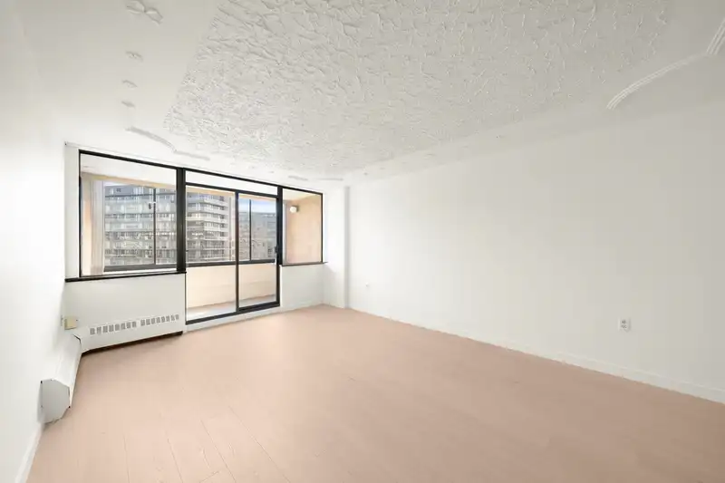 1002 6651 MINORU BOULEVARD - photo 2 of 33