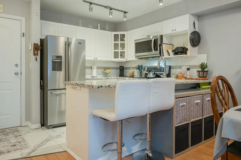 112 20896 57TH AVENUE - photo 3 of 24