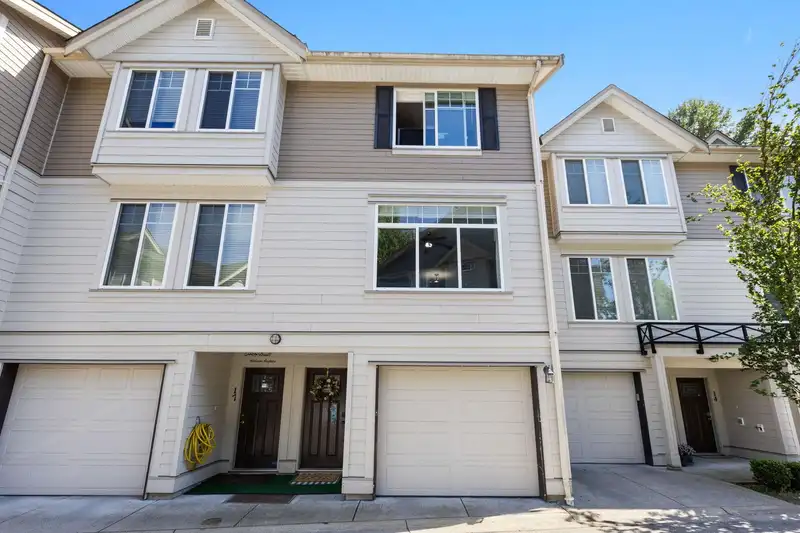 16 15399 GUILDFORD DRIVE - photo 1 of 33