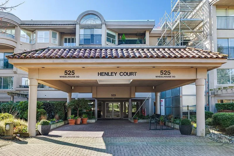 413 525 WHEELHOUSE SQUARE - photo 1 of 25