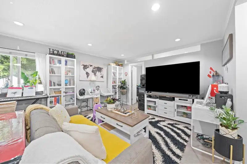 189 64TH AVE E STREET - photo 1 of 40
