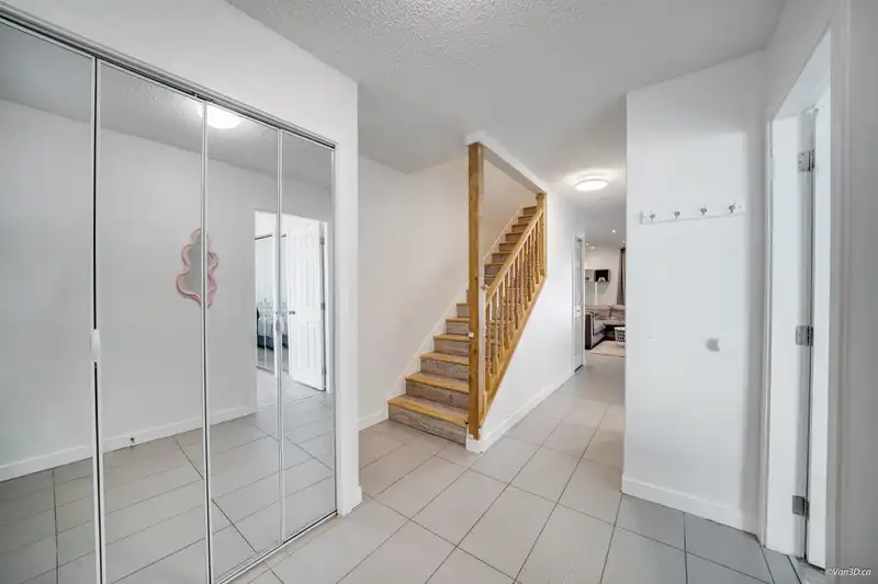 2535 GORDON AVENUE - photo 2 of 26