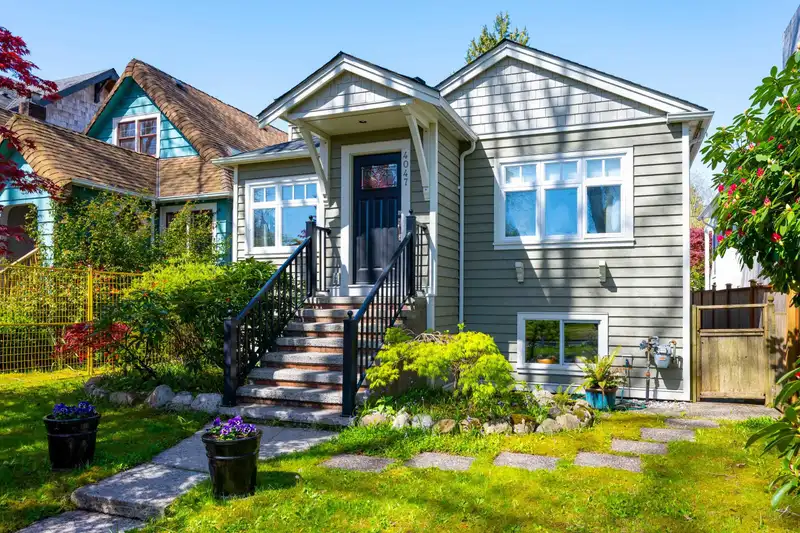 4047 W 32ND AVENUE - photo 1 of 39