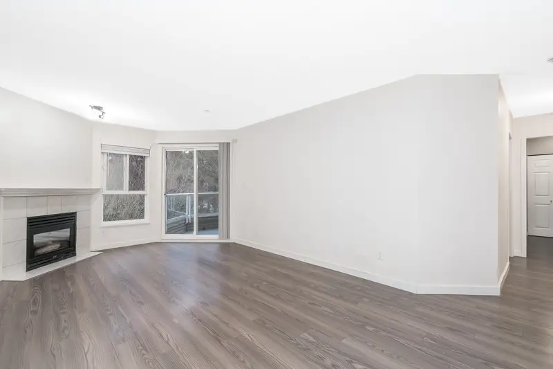 307 16137 83 AVENUE - photo 2 of 25