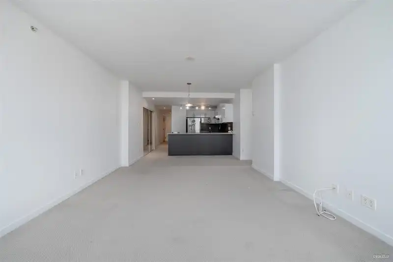 1105 14 BEGBIE STREET - photo 4 of 12