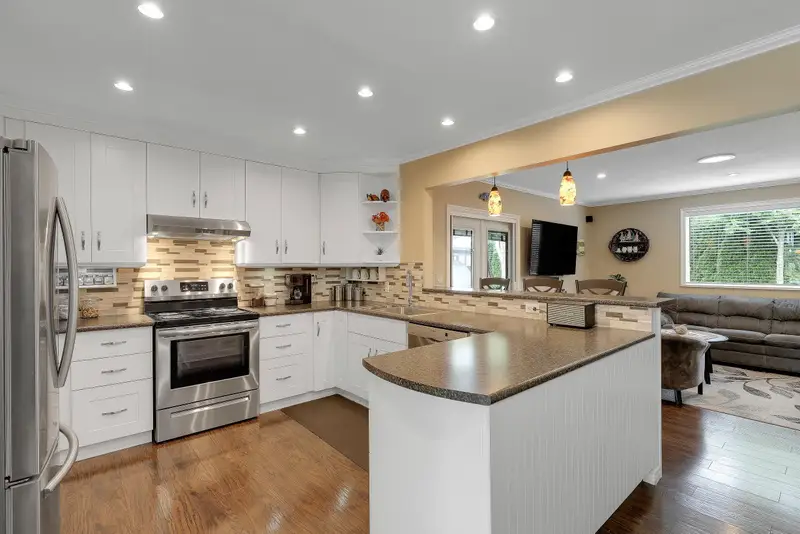 6359 172A AVENUE - photo 2 of 25