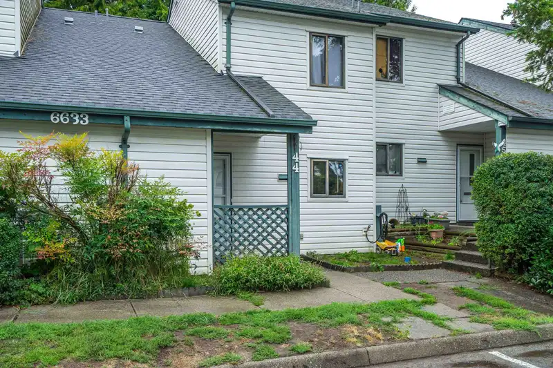 44 6633 138 STREET - photo 4 of 28
