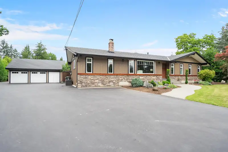 24645 50 AVENUE - photo 4 of 40