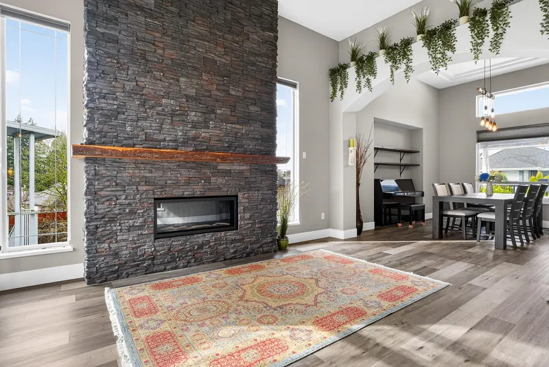 8277 153B STREET - photo 4 of 25