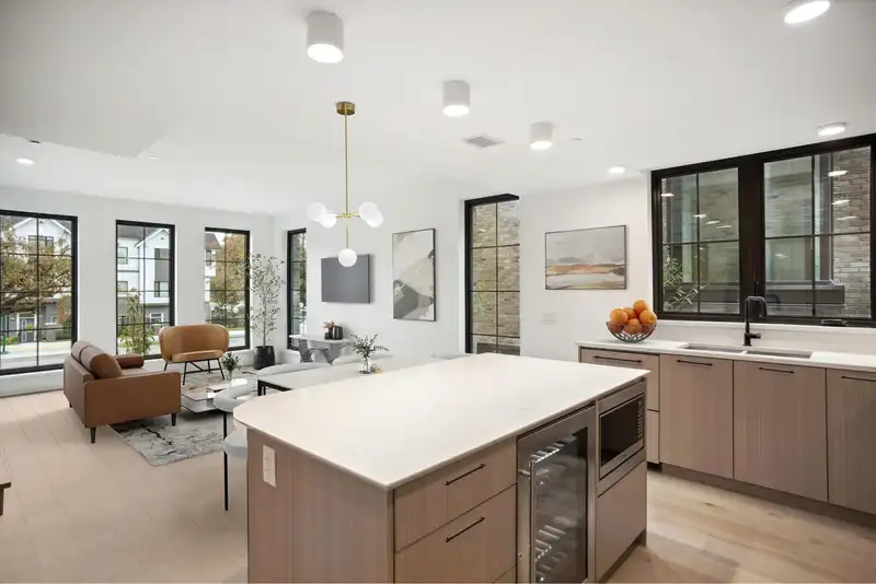 101 157 W KING EDWARD AVENUE - photo 2 of 16