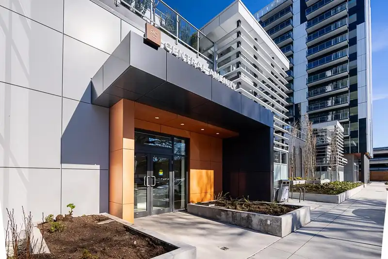 1013 6808 MINORU BOULEVARD - photo 2 of 40