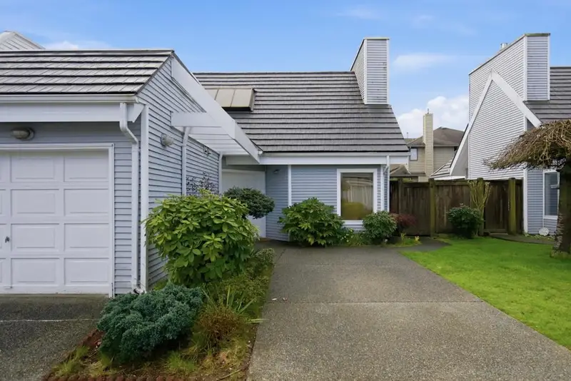 4 9771 152B STREET - photo 2 of 25