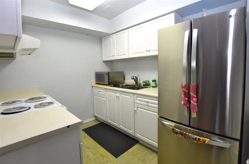 10527 HOLLY PARK LANE - photo 4 of 10