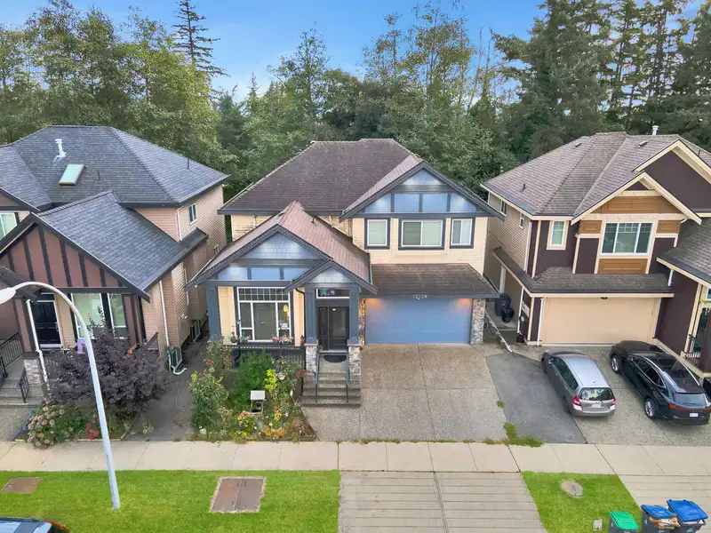 13138 58A AVENUE - photo 4 of 38