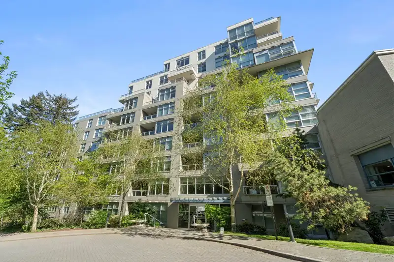 605 9262 UNIVERSITY CRESCENT - photo 1 of 34
