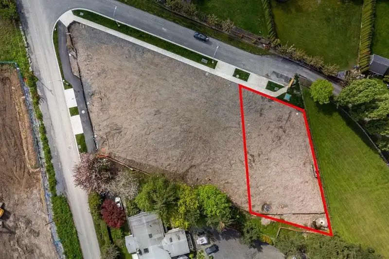 18229 PARSONS DRIVE - photo 3 of 8