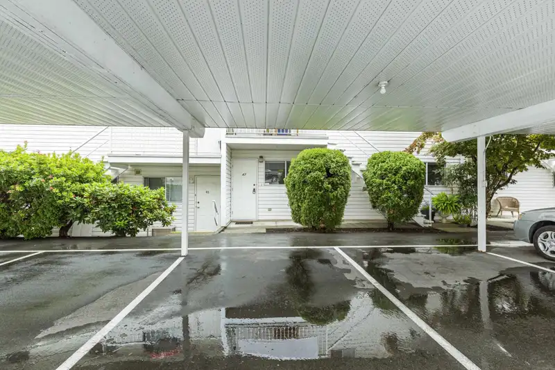47 2938 TRAFALGAR STREET - photo 3 of 40