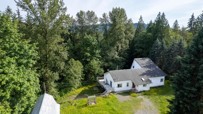 11885 264 STREET - photo 1 of 40
