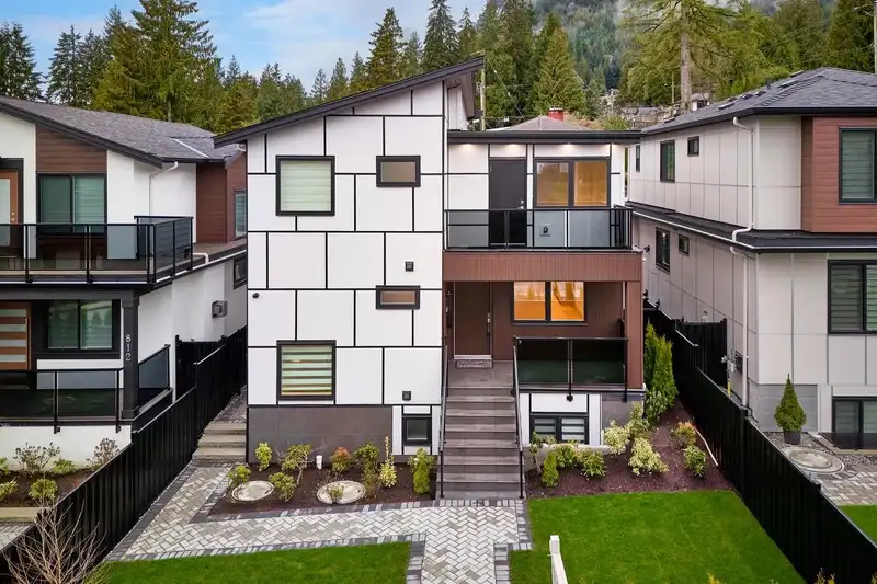 806 MONTROYAL BOULEVARD - photo 1 of 40